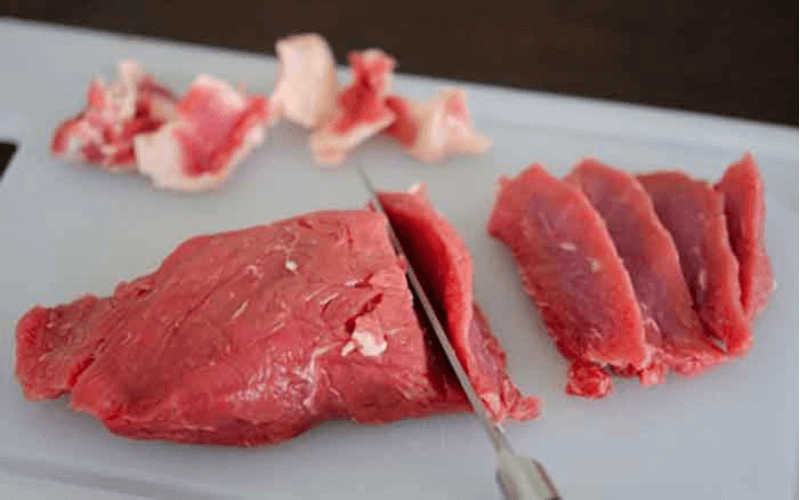 Cách cắt thịt bò theo thớ, khi ăn mềm ngon 